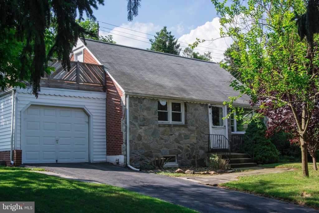 Photo of 14 PEACOCK DR, LANCASTER, PA 17601 (MLS # PALA2037524)