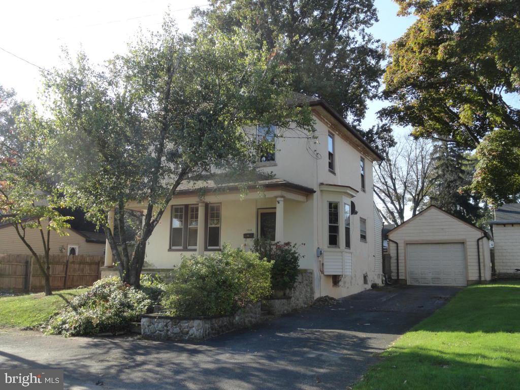 Bring your vision to this grand old Victorian awaiting your remodeling touches. Offers 4 BR with large rooms, a full concrete basement and over sized one car garage. Convenient to everything yet in Penn Manor School district. Great for the handyman or investor.http://www.LancasterOpenHouses.com/