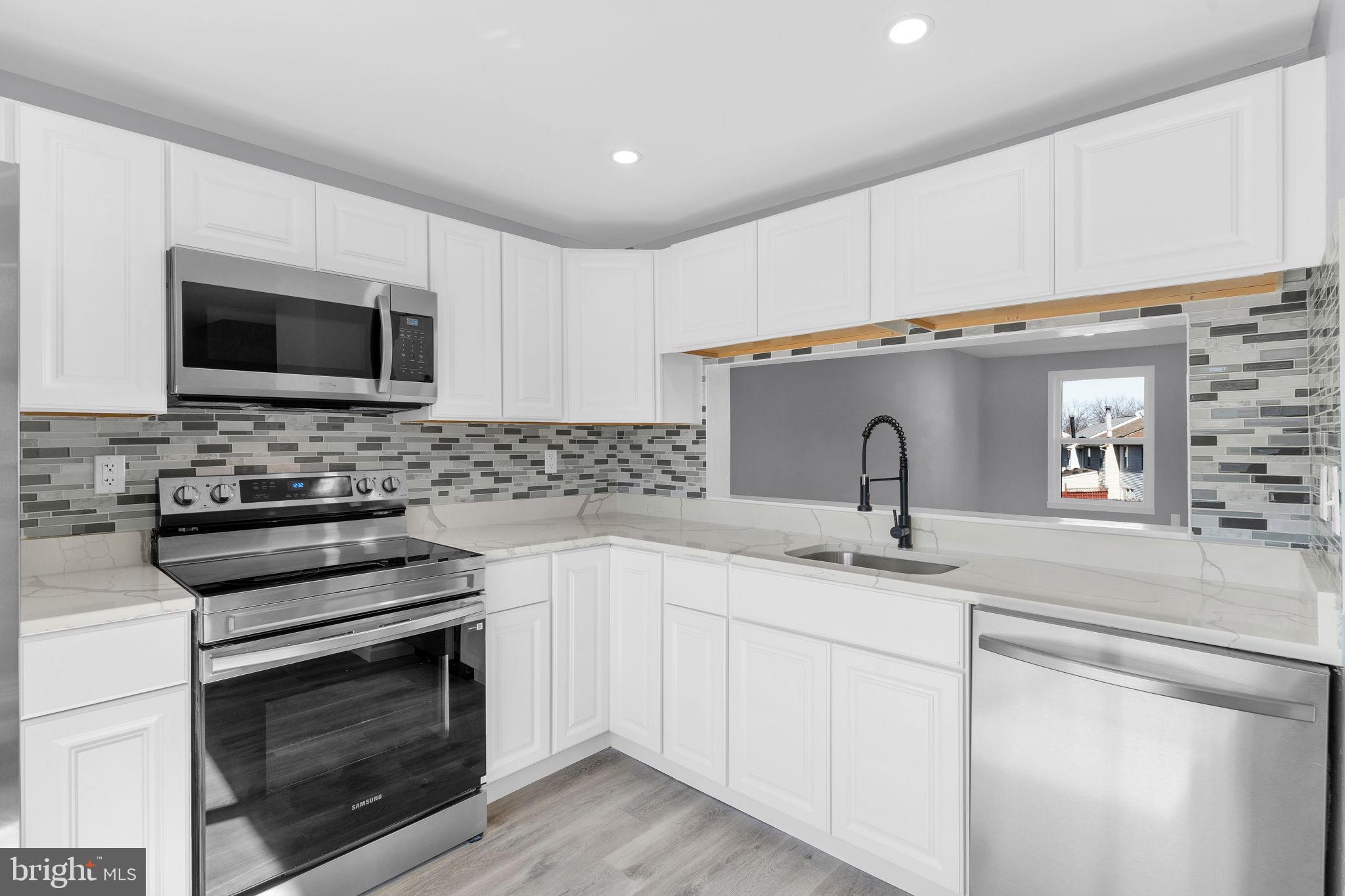 FORESTVILLE PARK - Residential