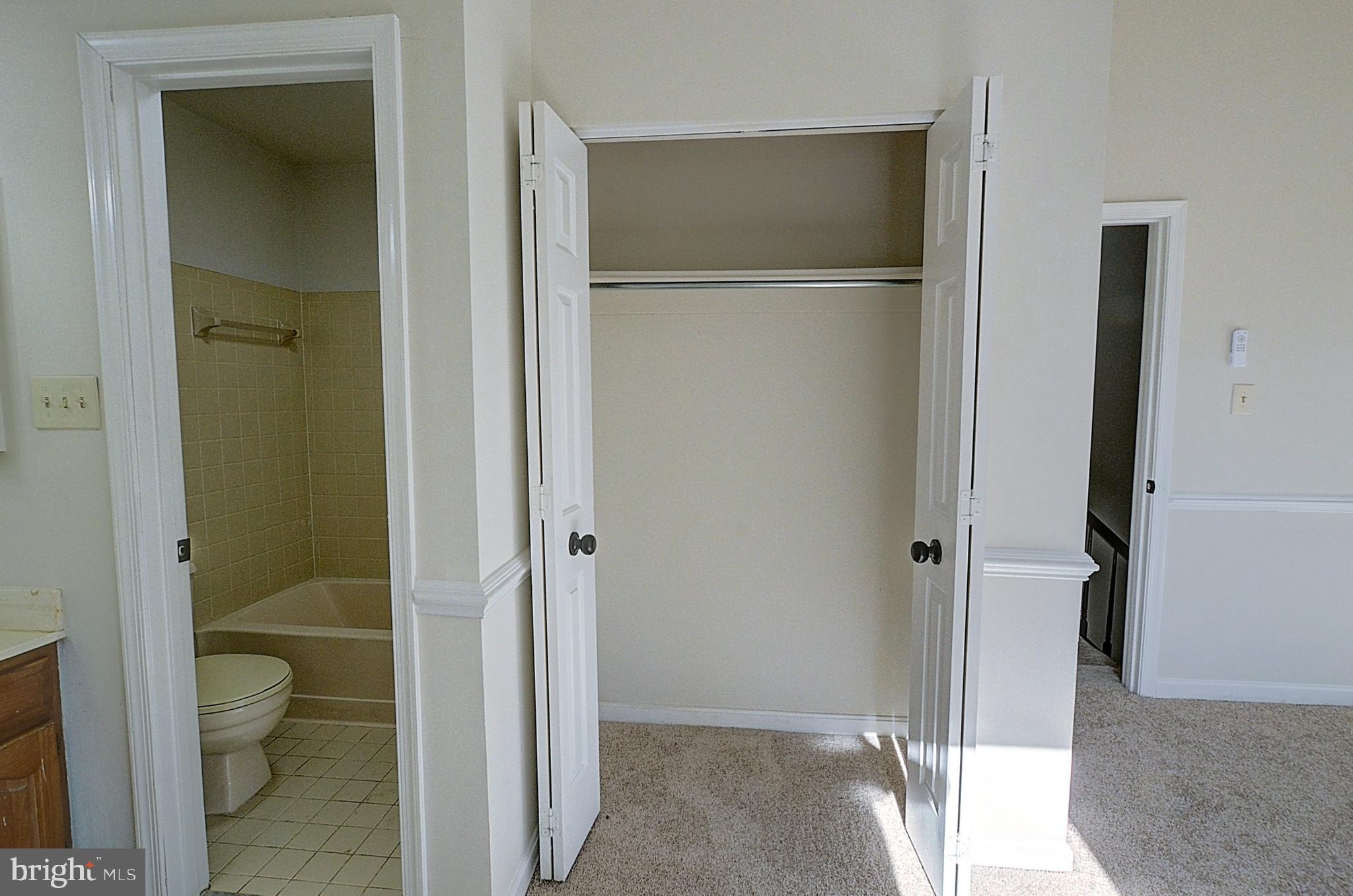 DUMONT OAKS - Residential