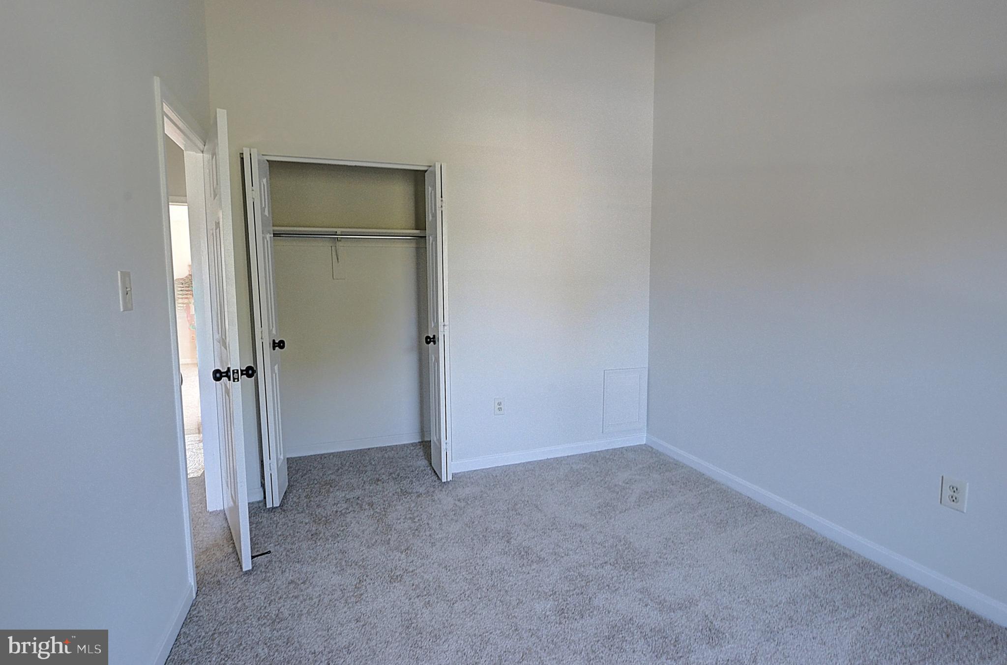 DUMONT OAKS - Residential