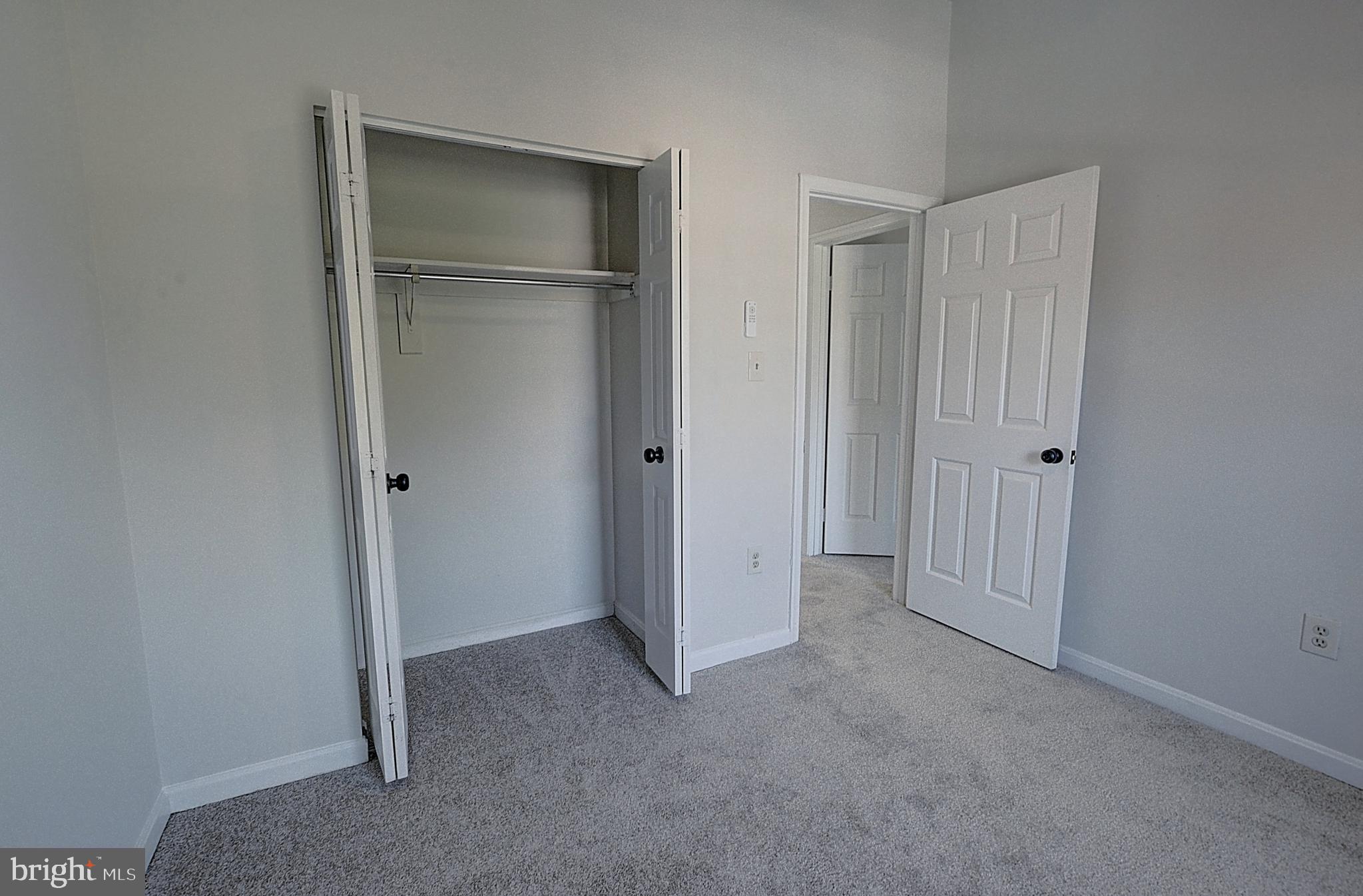 DUMONT OAKS - Residential