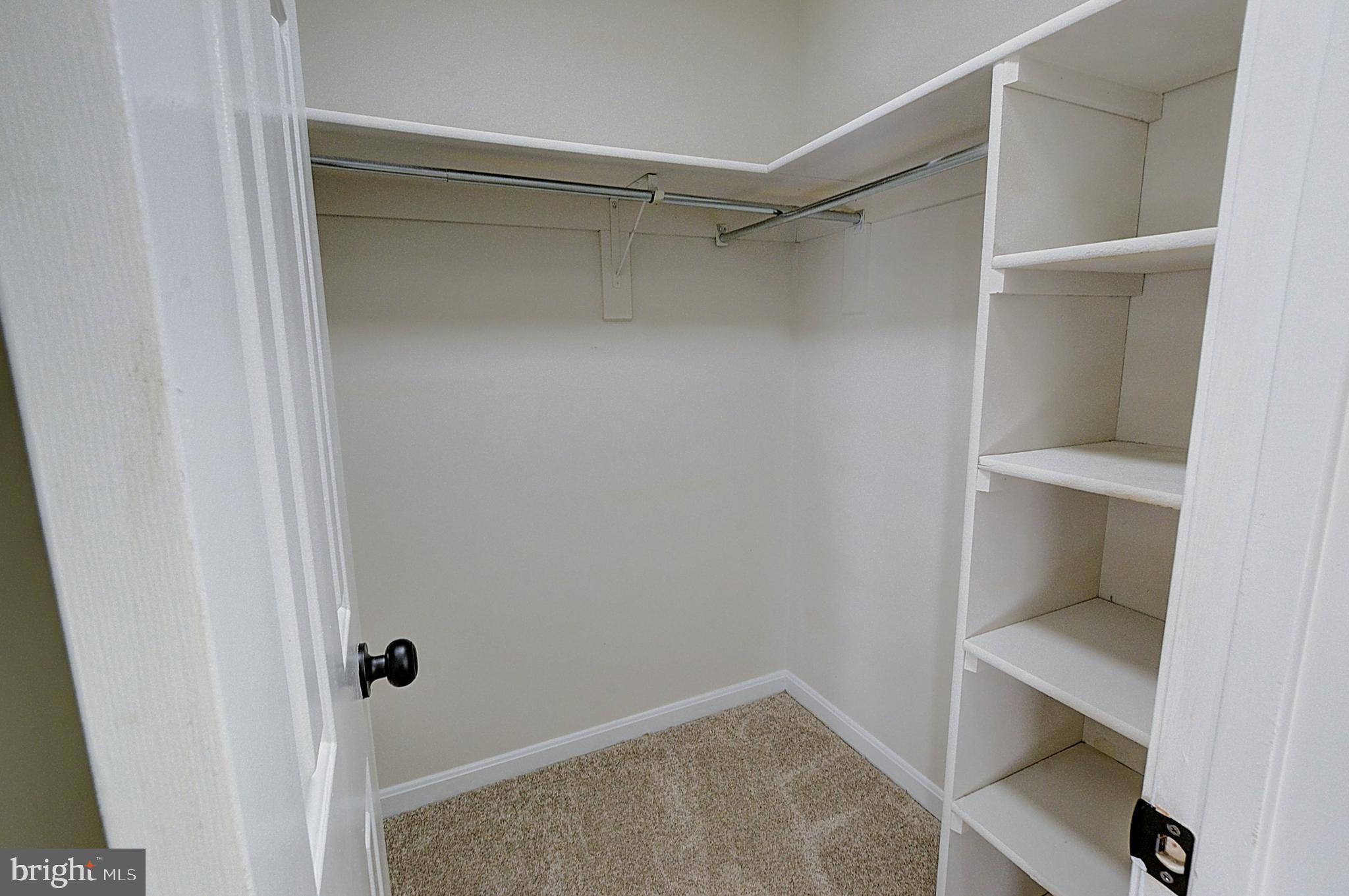 DUMONT OAKS - Residential