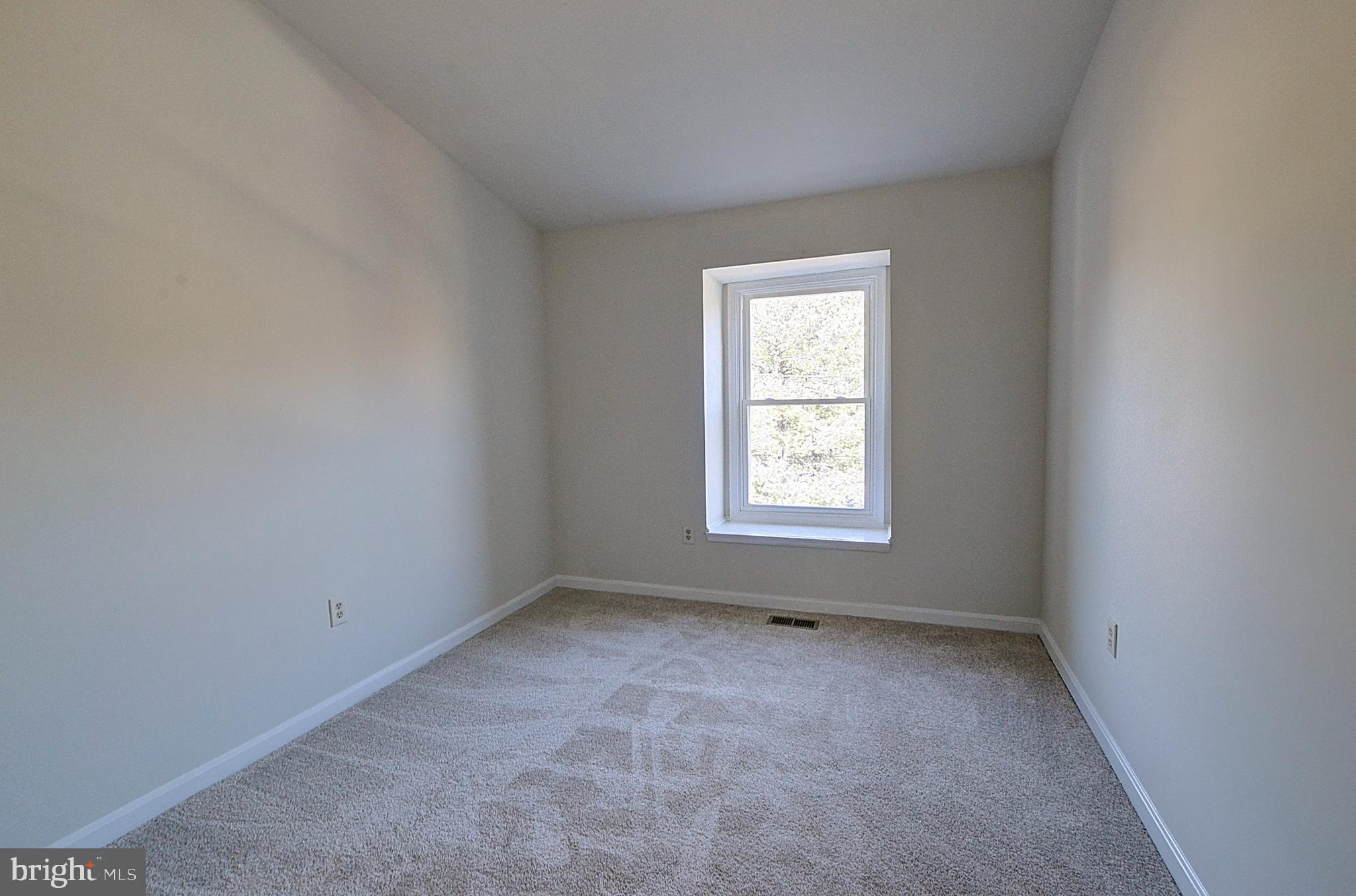 DUMONT OAKS - Residential