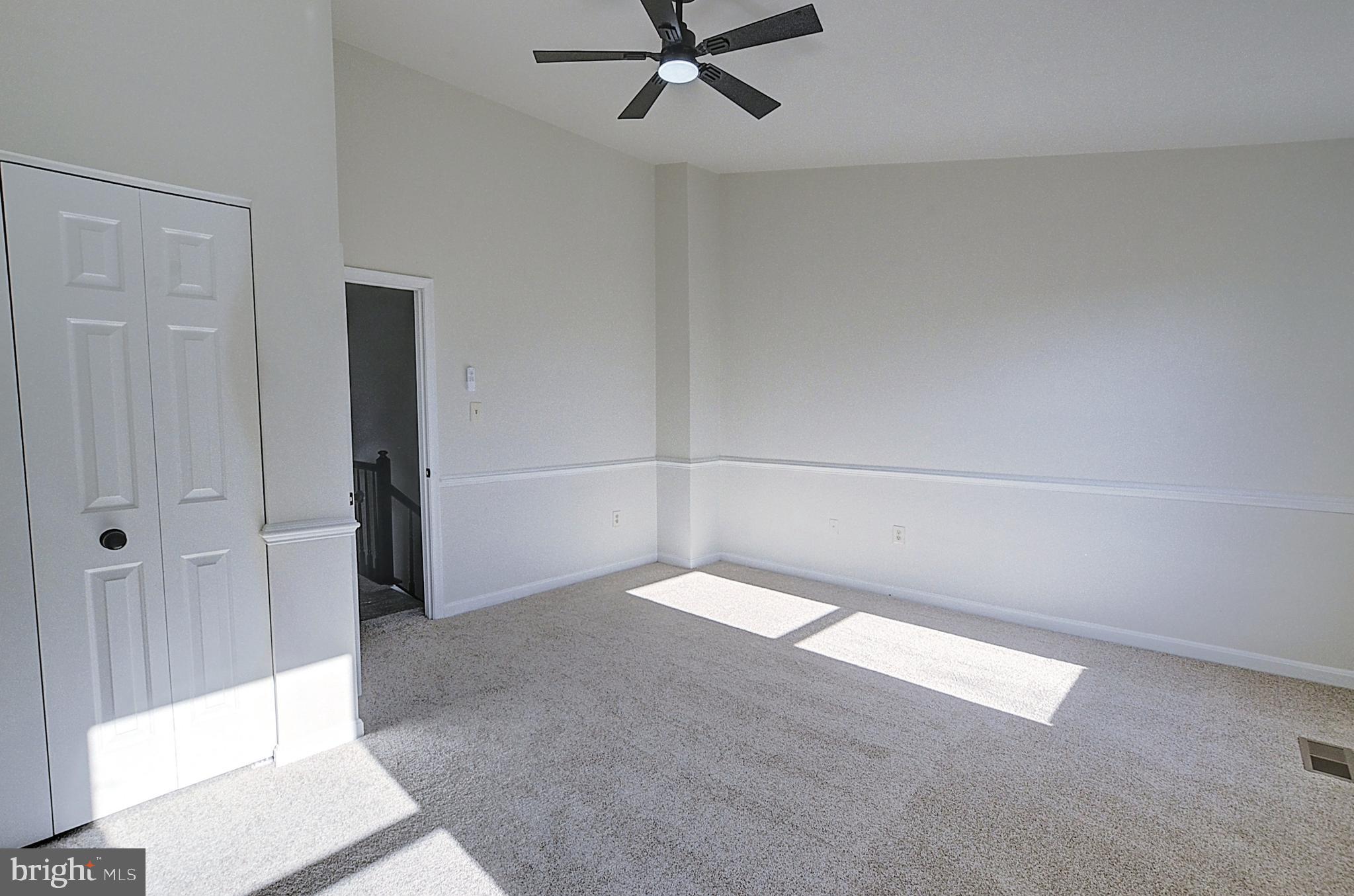 DUMONT OAKS - Residential