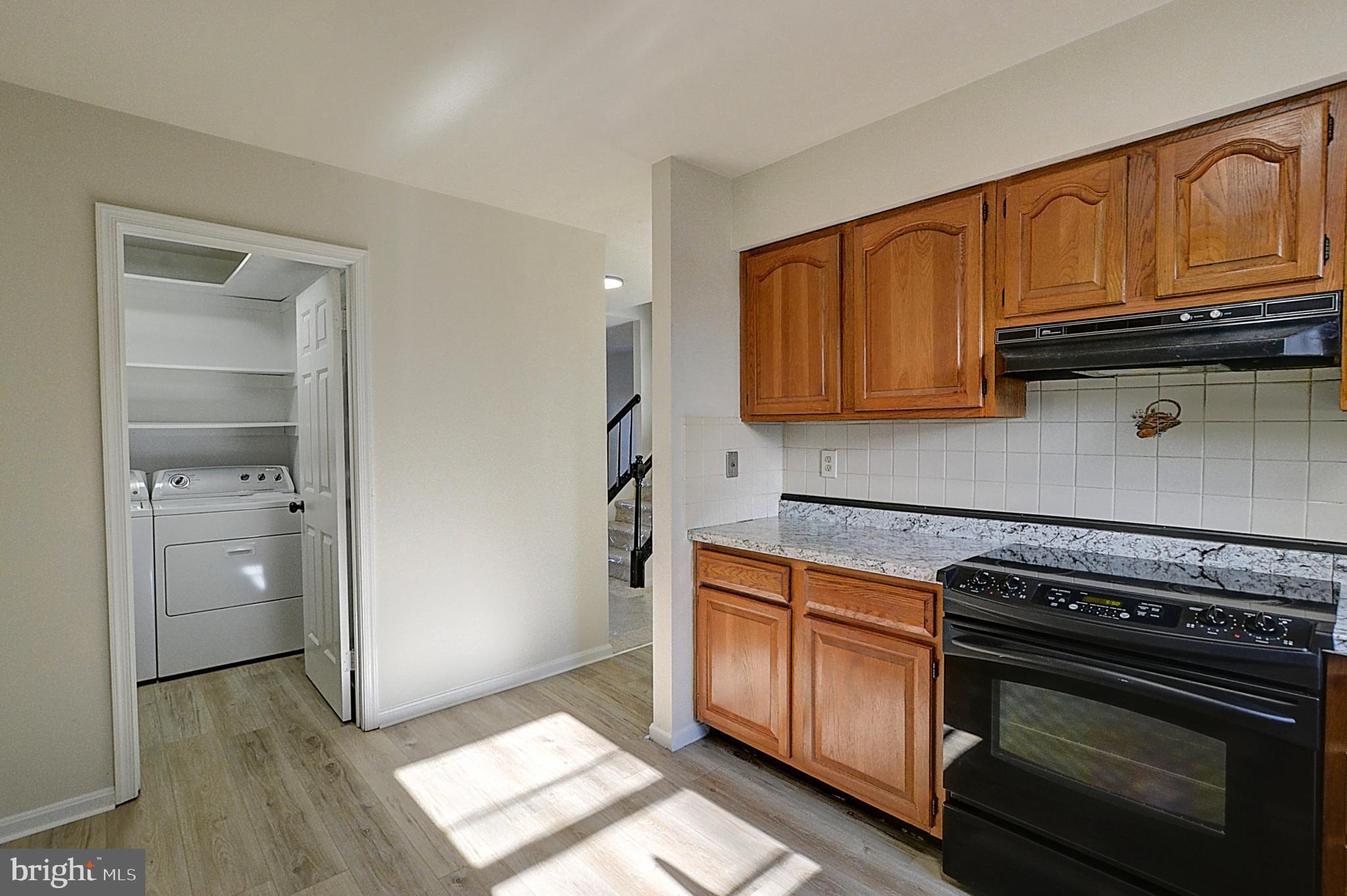 DUMONT OAKS - Residential