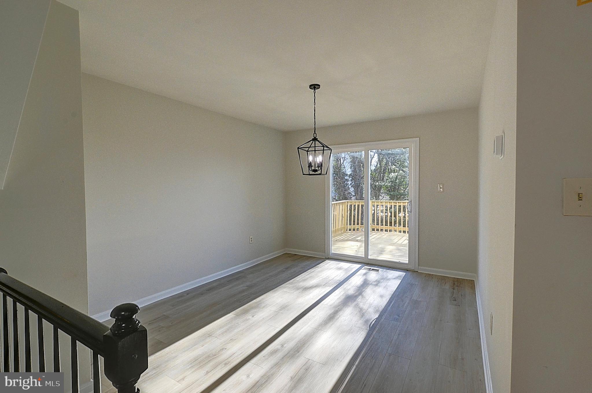 DUMONT OAKS - Residential