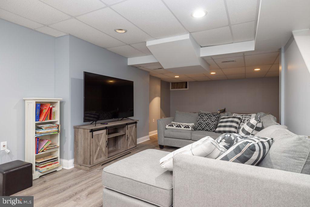 CORNER KETCH ESTS - Residential