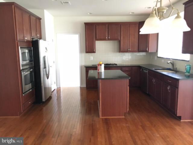 SOUTH RIDING - Residential