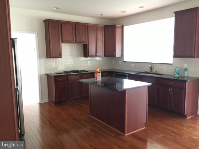 SOUTH RIDING - Residential