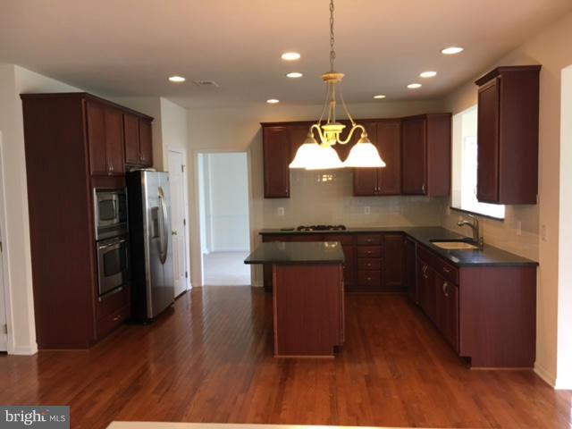 SOUTH RIDING - Residential