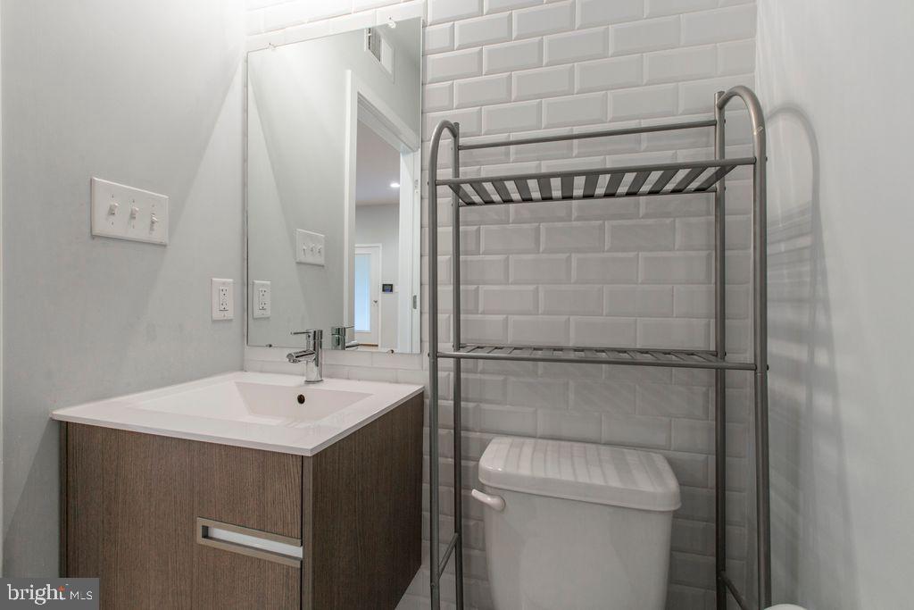 MANAYUNK - Residential Lease