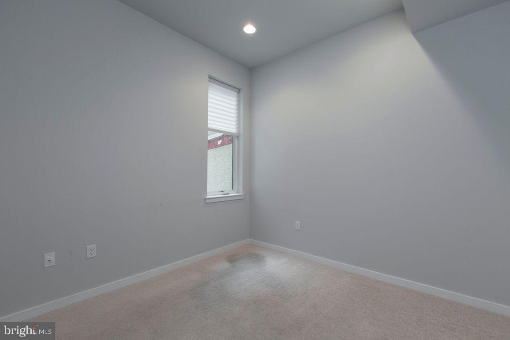 MANAYUNK - Residential Lease