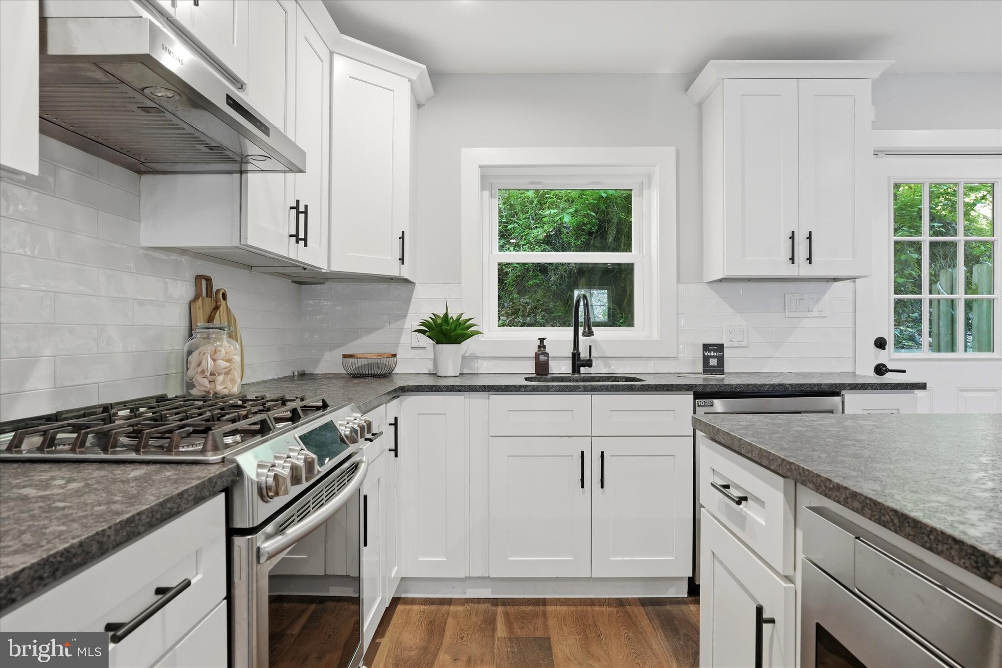 ROXBOROUGH - Residential