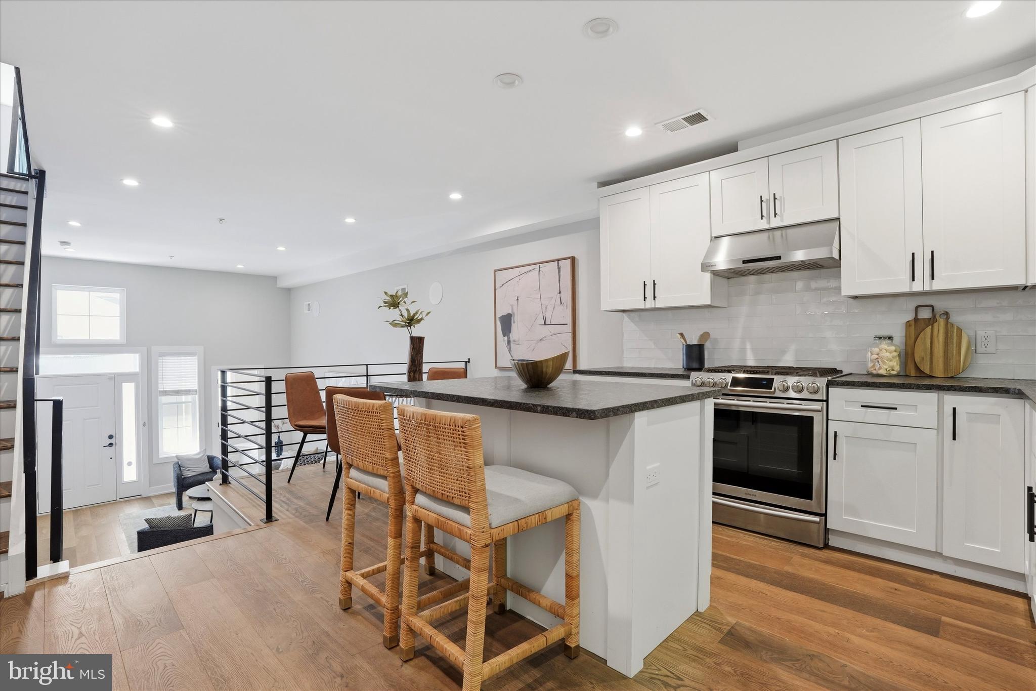 ROXBOROUGH - Residential