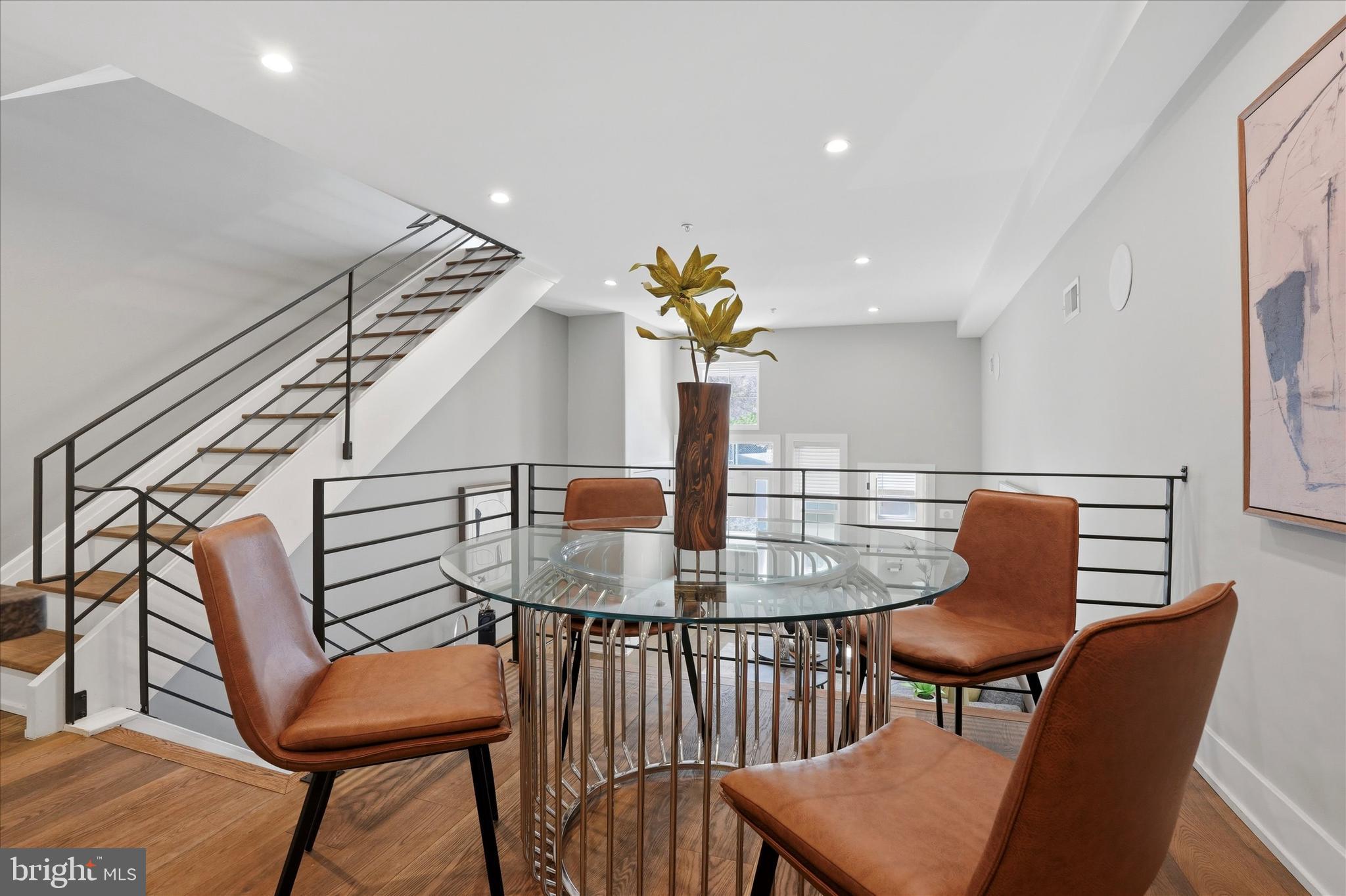 ROXBOROUGH - Residential