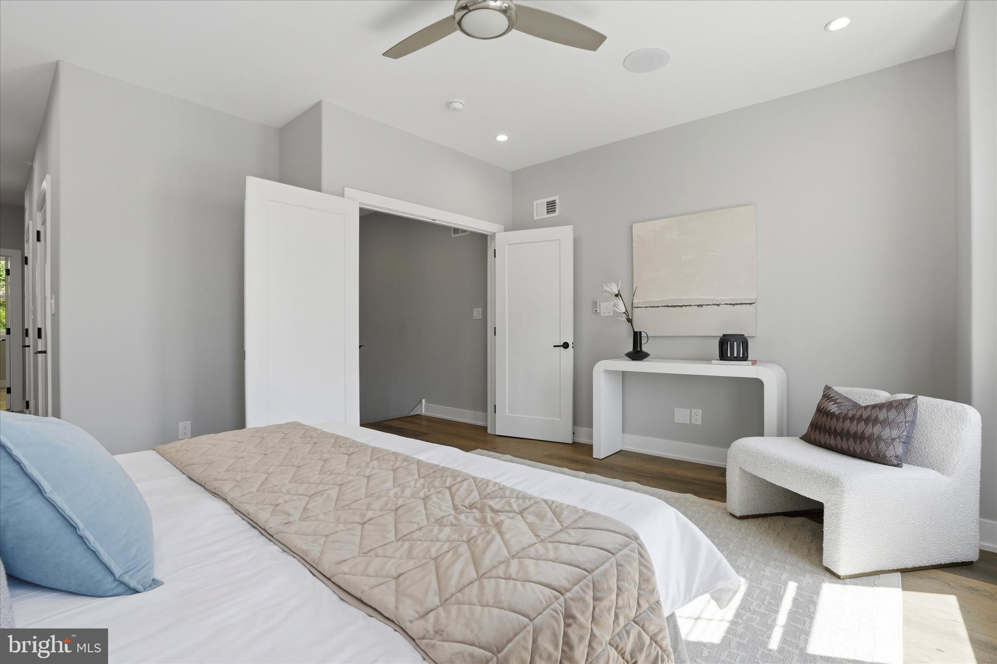 ROXBOROUGH - Residential