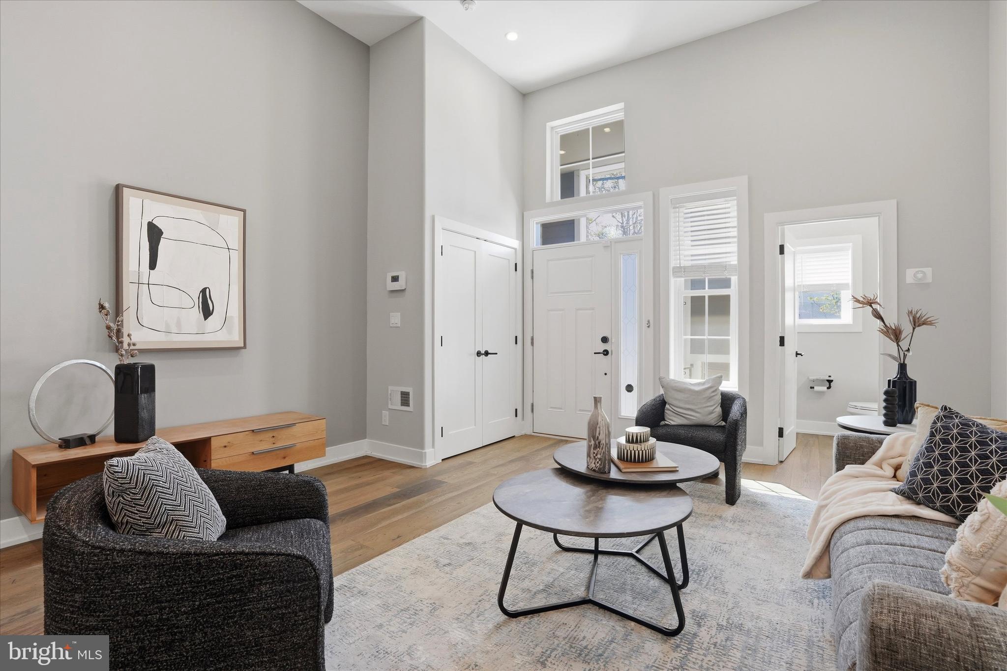 ROXBOROUGH - Residential