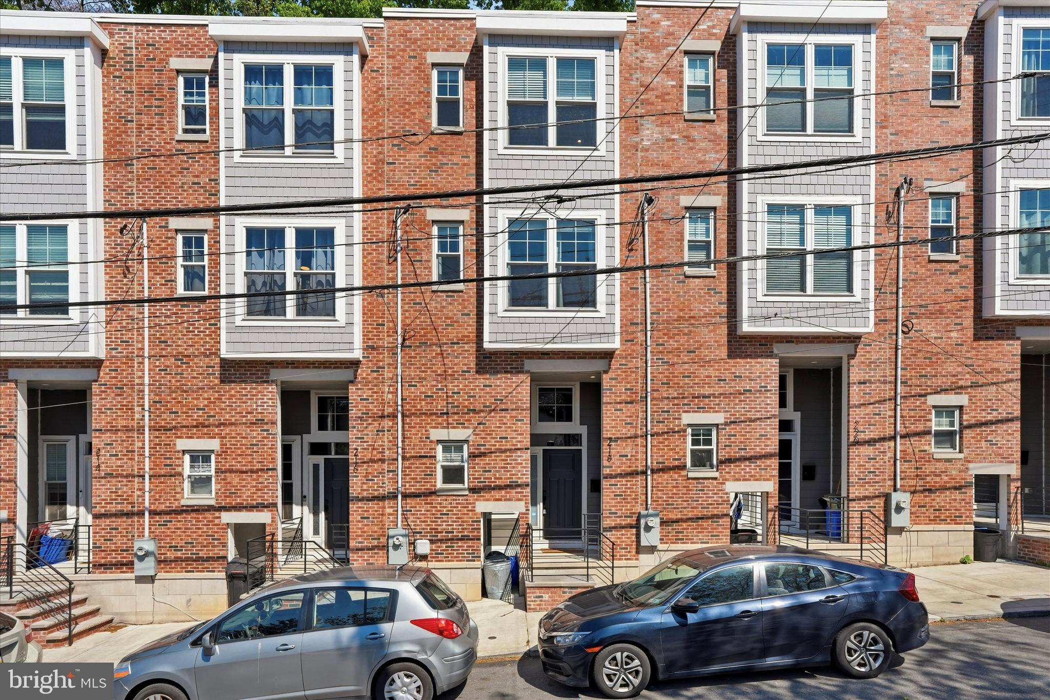 ROXBOROUGH - Residential