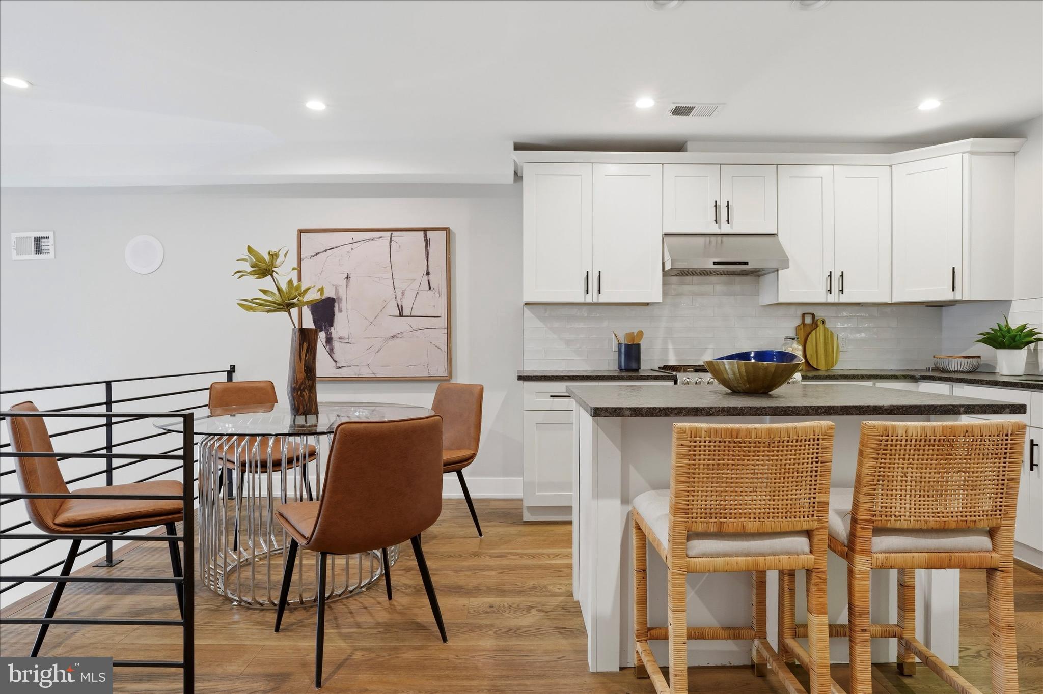 ROXBOROUGH - Residential