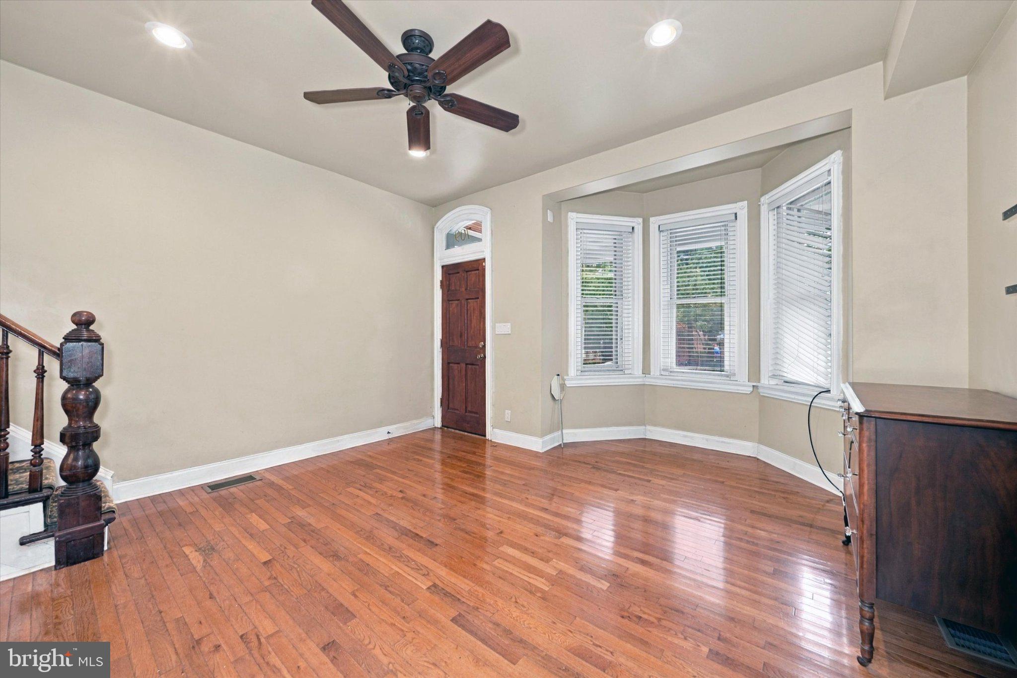 709 W 10TH STREET