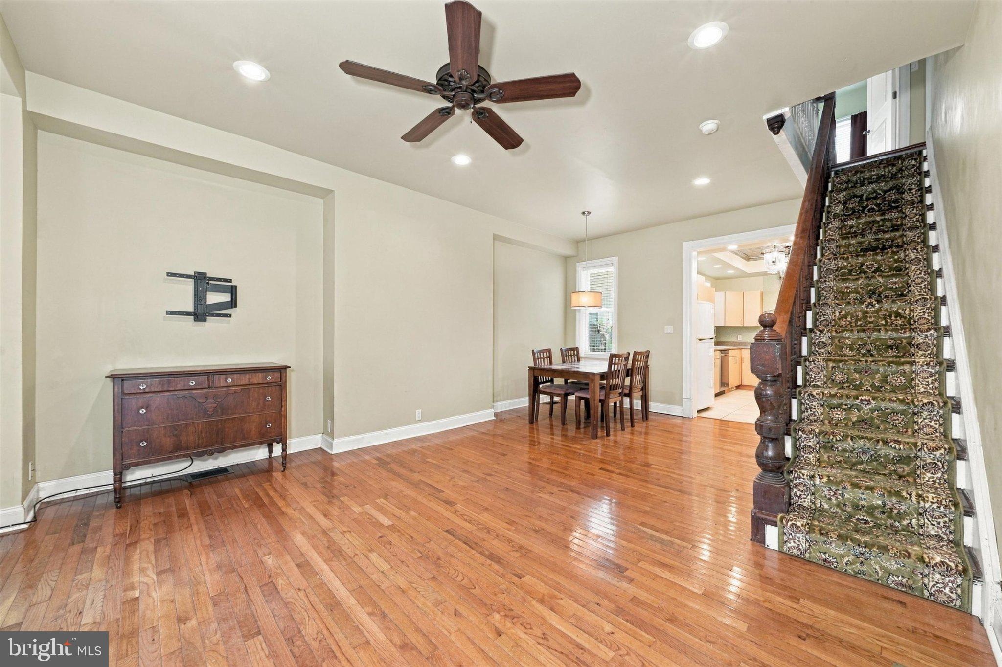 709 W 10TH STREET