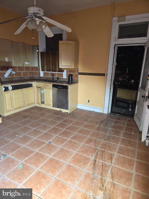 CHARLES VILLAGE - Residential