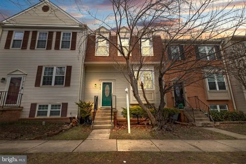 Photo of 6163 Green Hollow Court, SPRINGFIELD, VA 22152 (MLS # VAFX2289766)