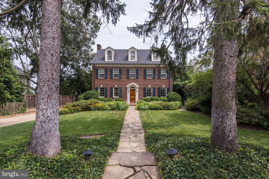 With one of the most spectacular views of the Potomac River, this important home in Belle Haven seamlessly blends a grand 1928 manor with a major 2004 contemporary addition. Sure to please the most discriminating buyer, the home offers a meticulous renovation. Nearly 6,000 sq. ft. & a commanding position overlooking the prestigious Belle Haven Country Club underscores this singular opportunity.