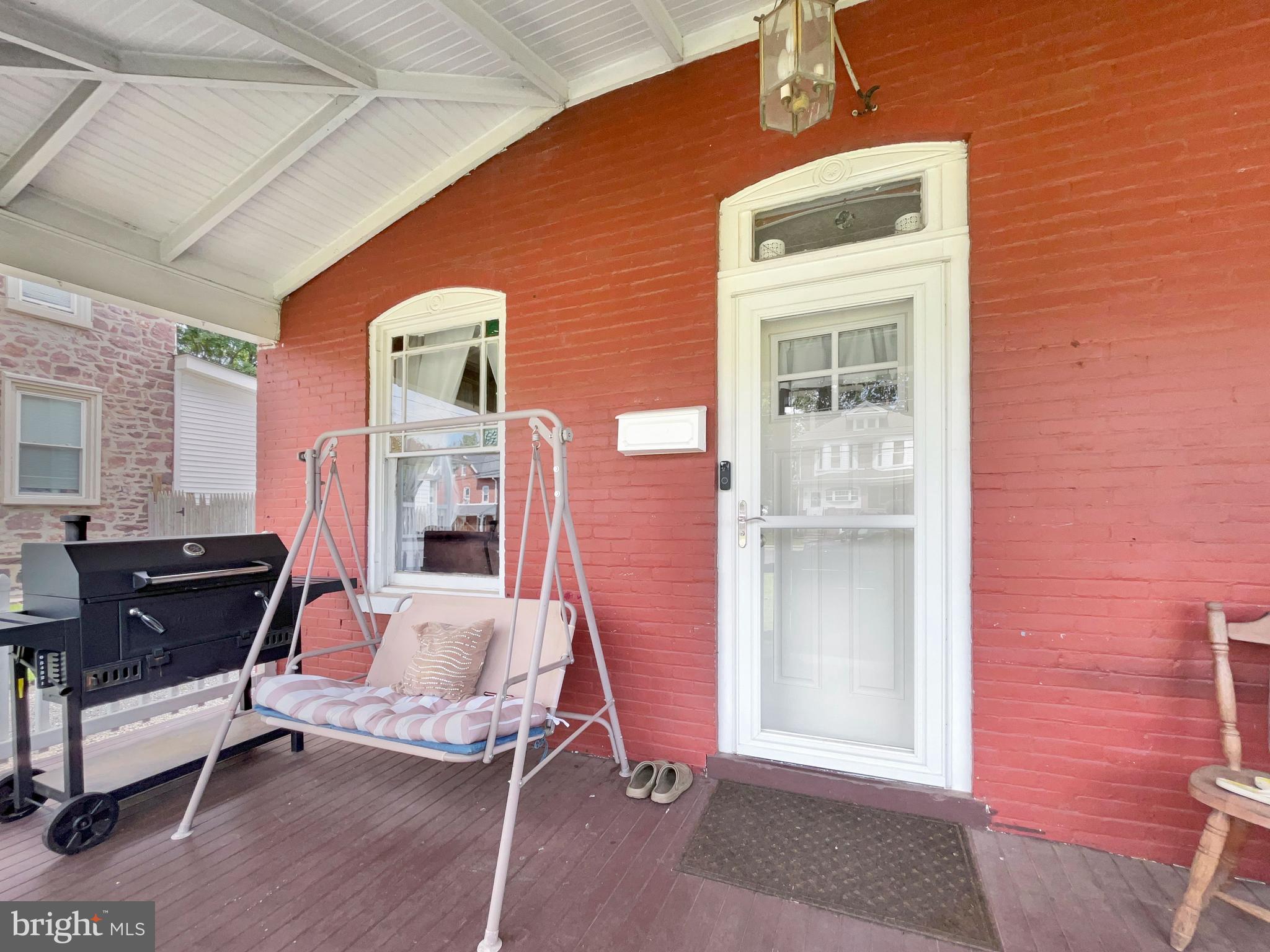 718 WALNUT STREET