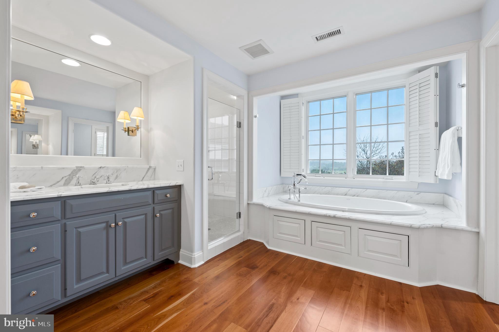 APPLEBROOK - Residential