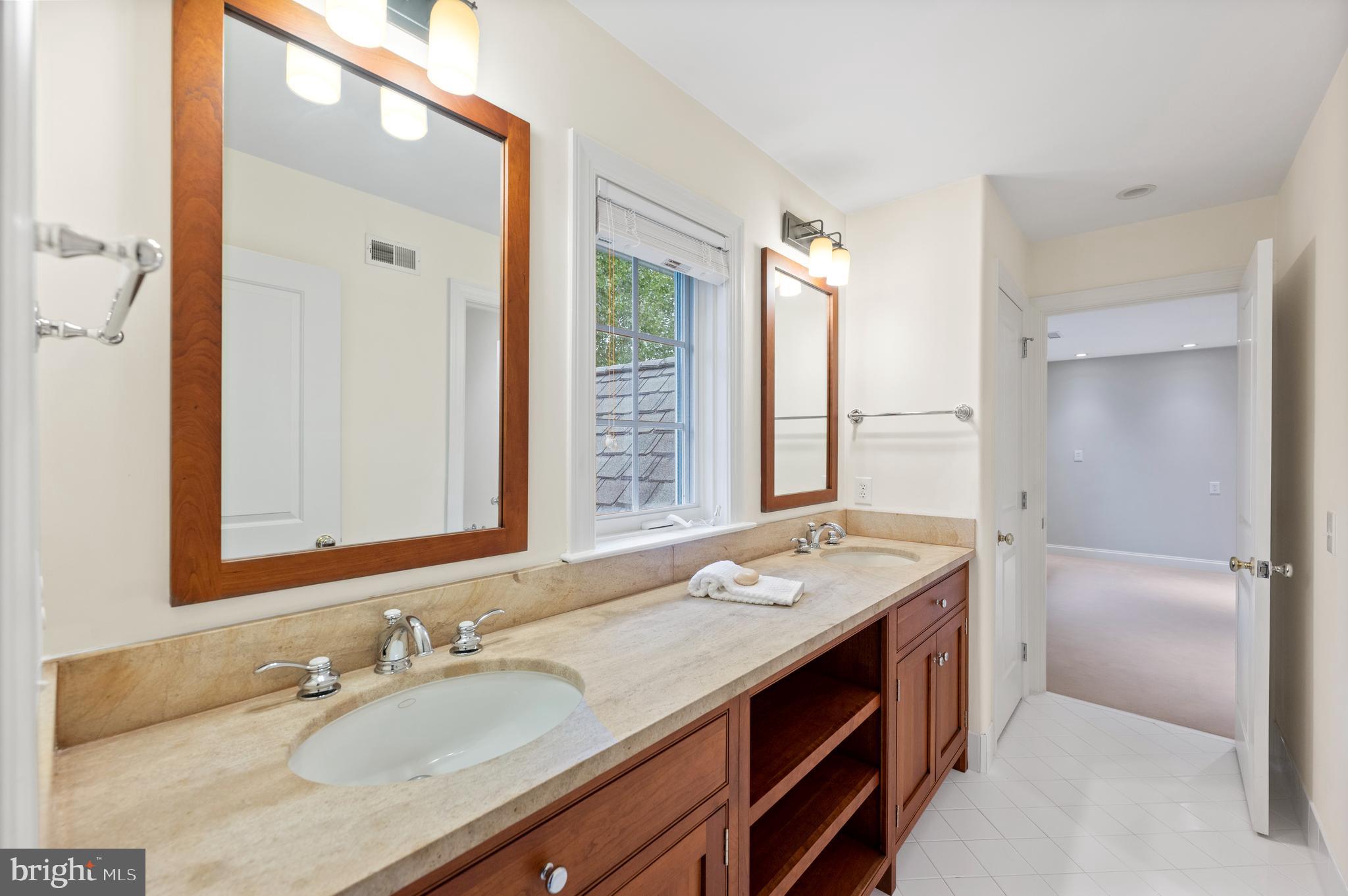 APPLEBROOK - Residential