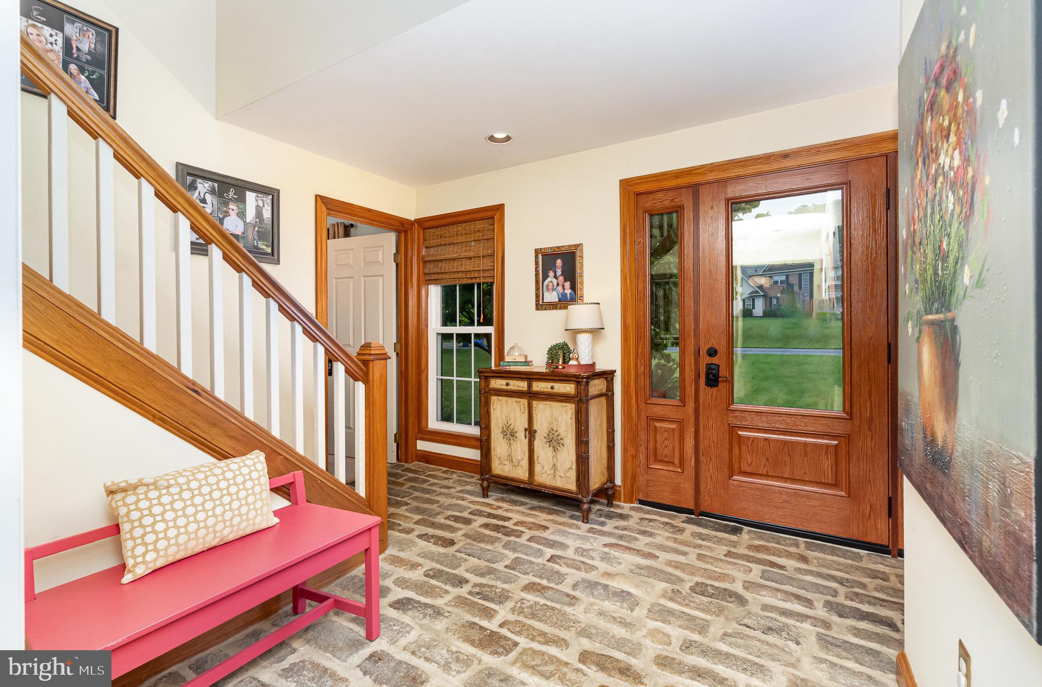 8 N ALYDAR BOULEVARD