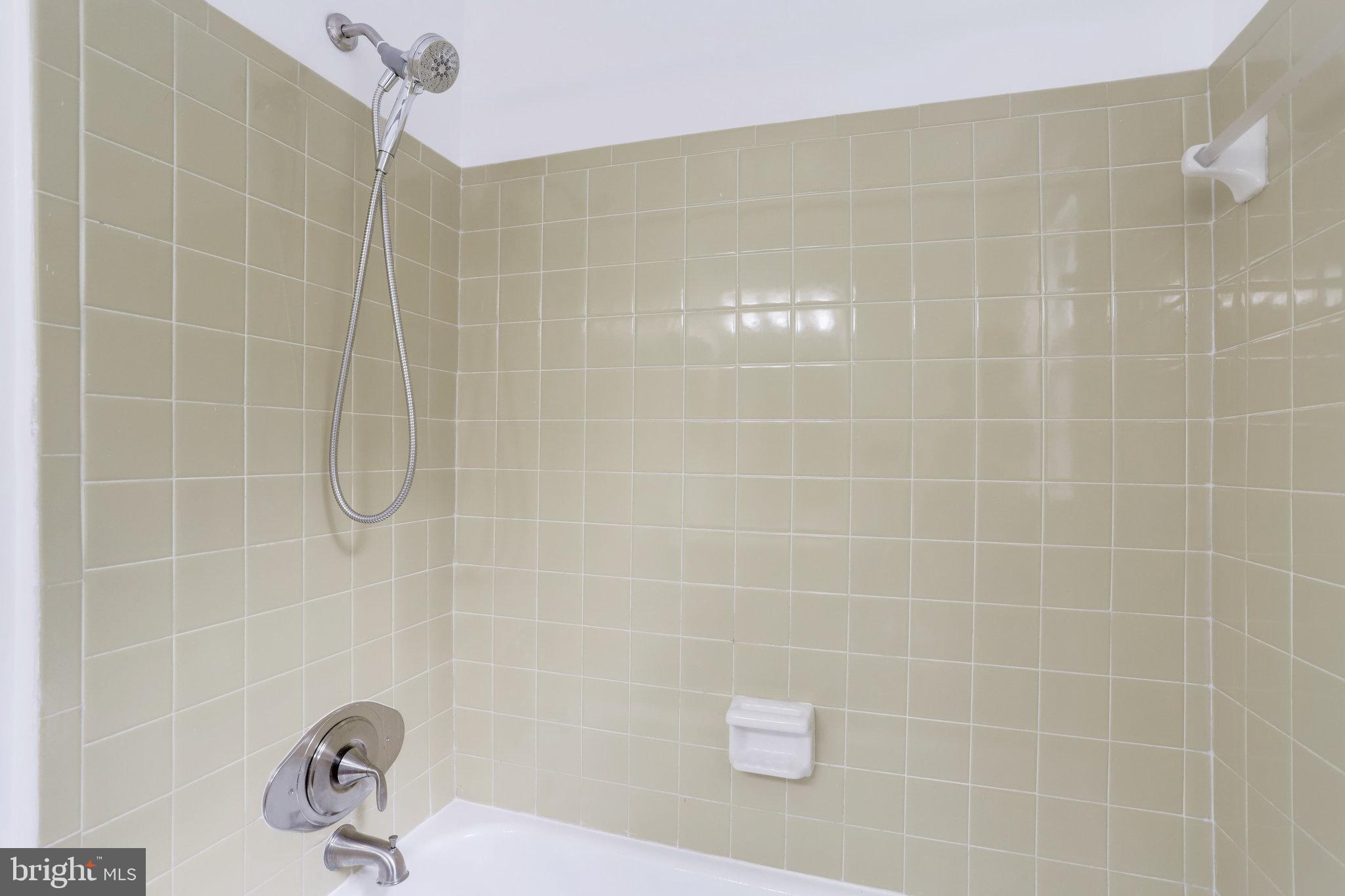 FAIRLINGTON MEADOWS - Residential Lease