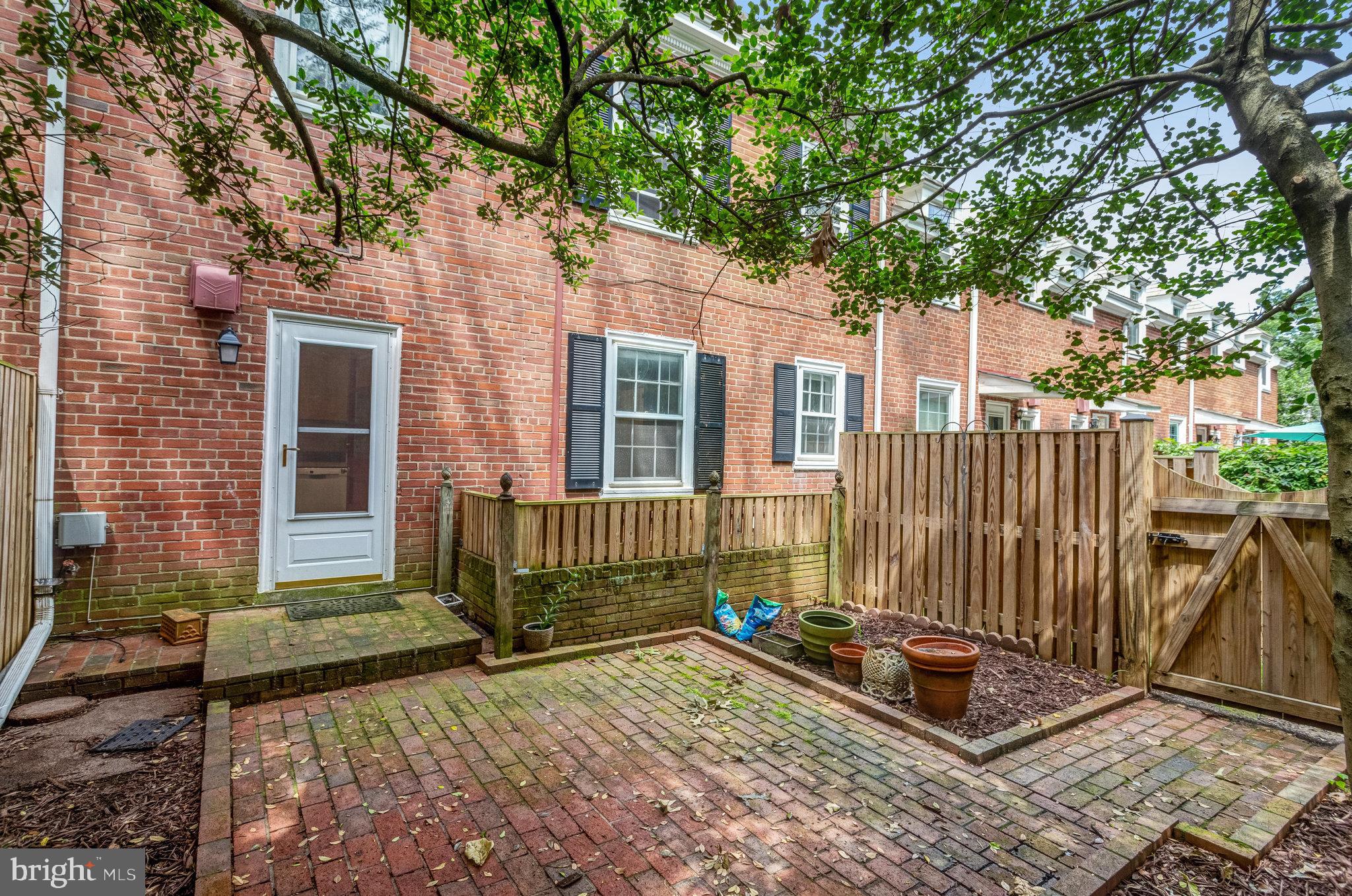 FAIRLINGTON MEADOWS - Residential Lease