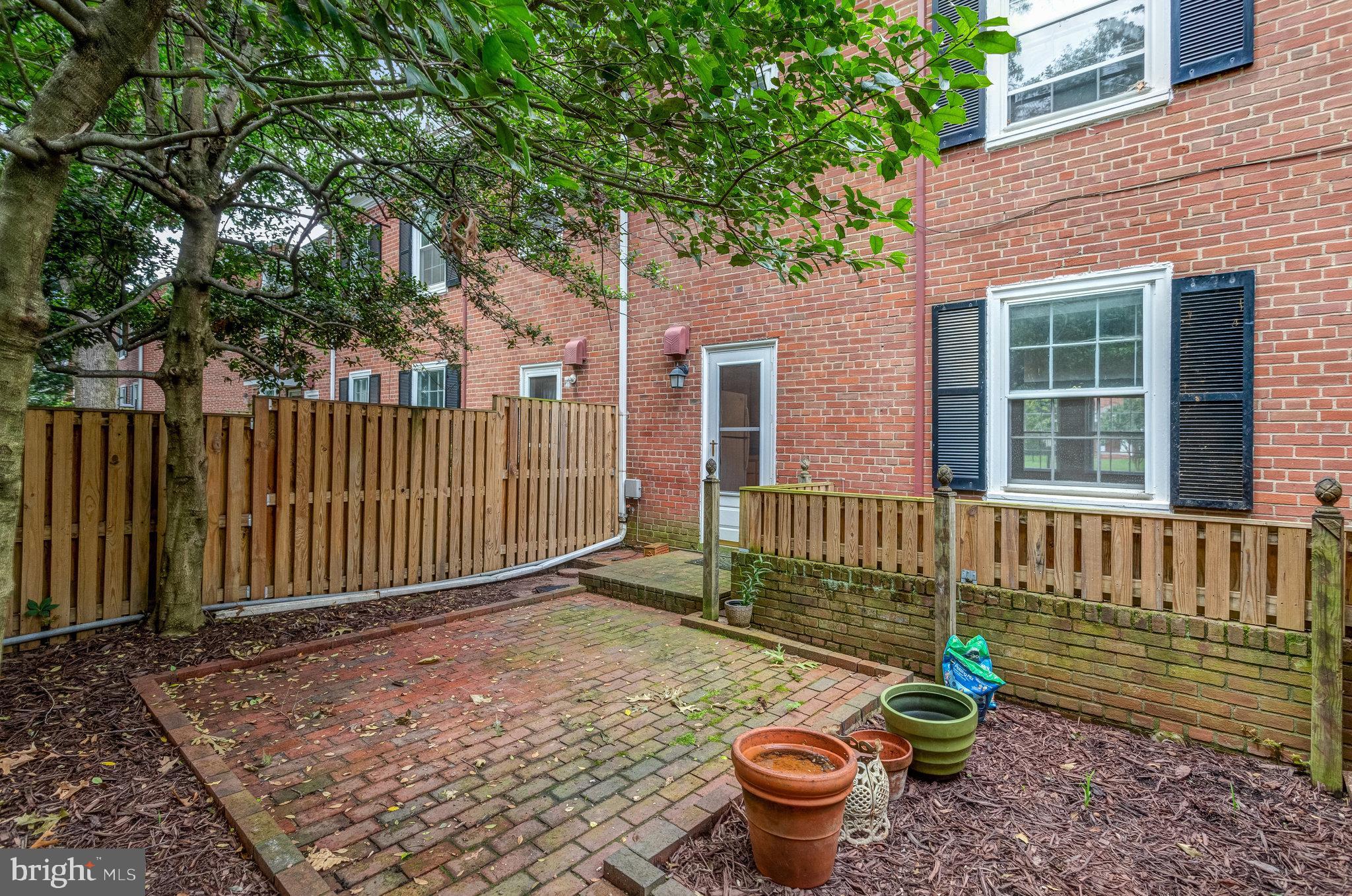 FAIRLINGTON MEADOWS - Residential Lease