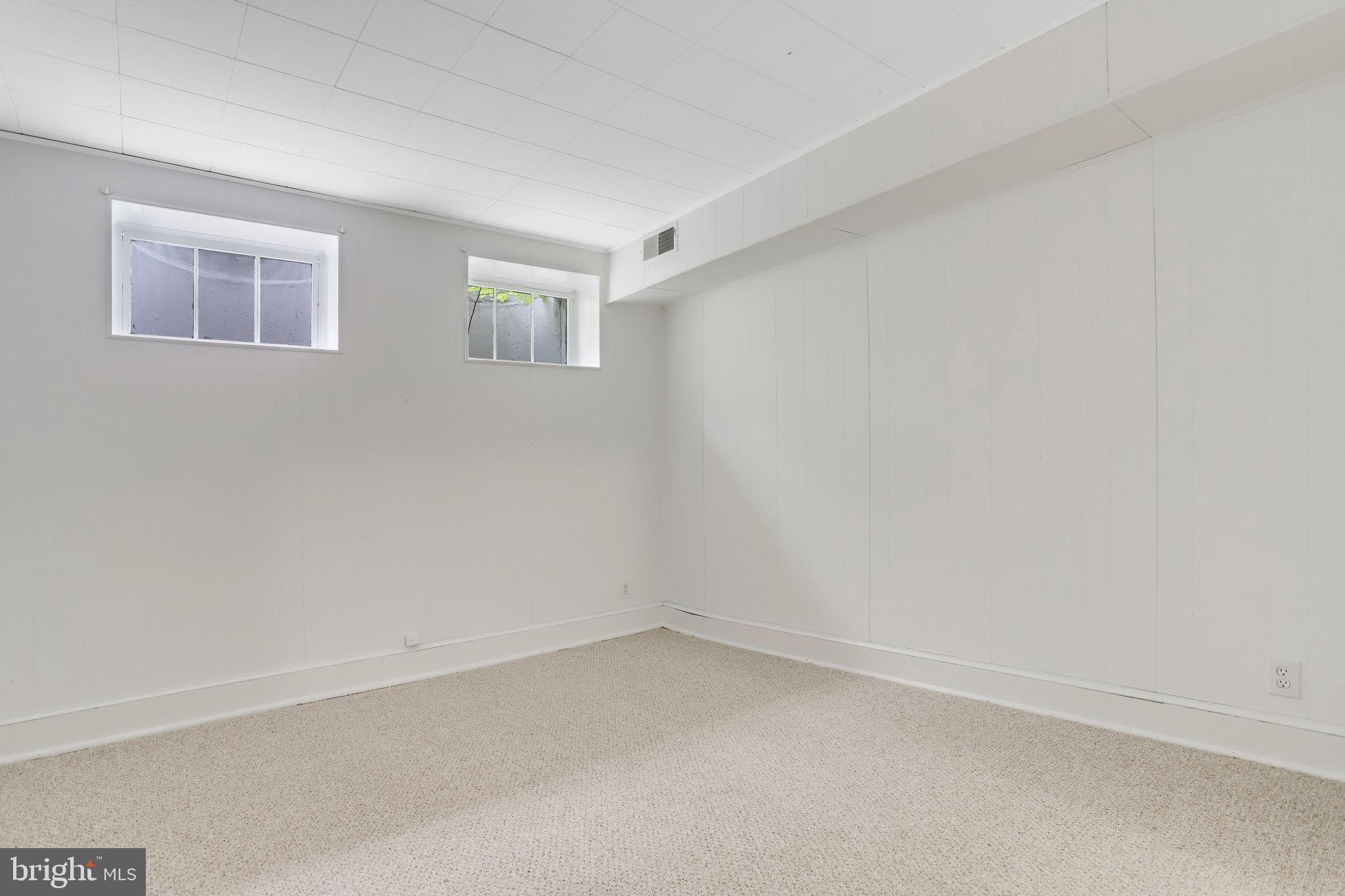 FAIRLINGTON MEADOWS - Residential Lease