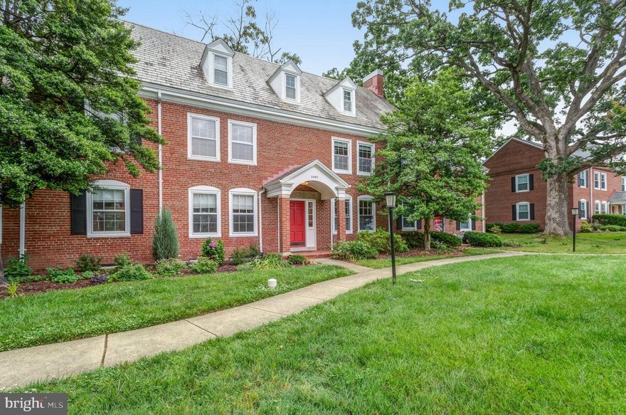 Fabulous space in this 1400+ sq ft 2-level Barcroft unit * NEWER KITCHEN with honey blonde cabinets. Finished lower level has a family room area plus a large den with a door to the main stairwell. Wood Floors on the main level * Patio off dining room with stairs to private fenced yard * Full-size Washer and Dryer in unit * Pools, tennis, close to Shirlington, I-395 to Pentagon * No smoking,***MUST APPLY ONLINE*** Income to qualify $98000  which is $2450 x 40. Property freshly painted the past couple of weeks with new electrical outlets. 700 + credit score Two incomes to qualify only NO PETS
Please call with any questions. More information forth coming....lots of space.Assigned space #457 or park in vistors space only.Must have 24 hours notice and must make an appointment.
AGENT NOTE:All RPM residents are enrolled in the Resident Benefits Package (RBP) for $45.95/month which includes liability insurance, credit building to help boost the resident's credit score with timely rent payments, up to $1M Identity Theft Protection, HVAC air filter delivery (for applicable properties), move-in concierge service making utility connection and home service setup a breeze during your move-in, our best-in-class resident rewards program, and much more! More details upon application.