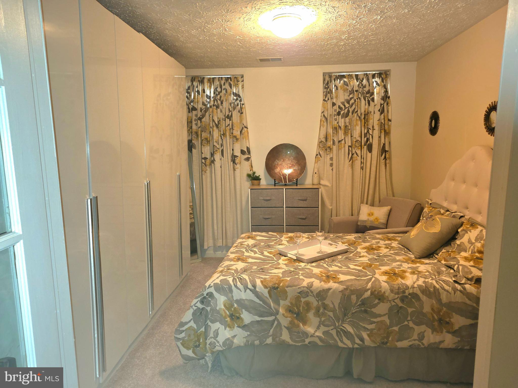 RUSSETT - Residential