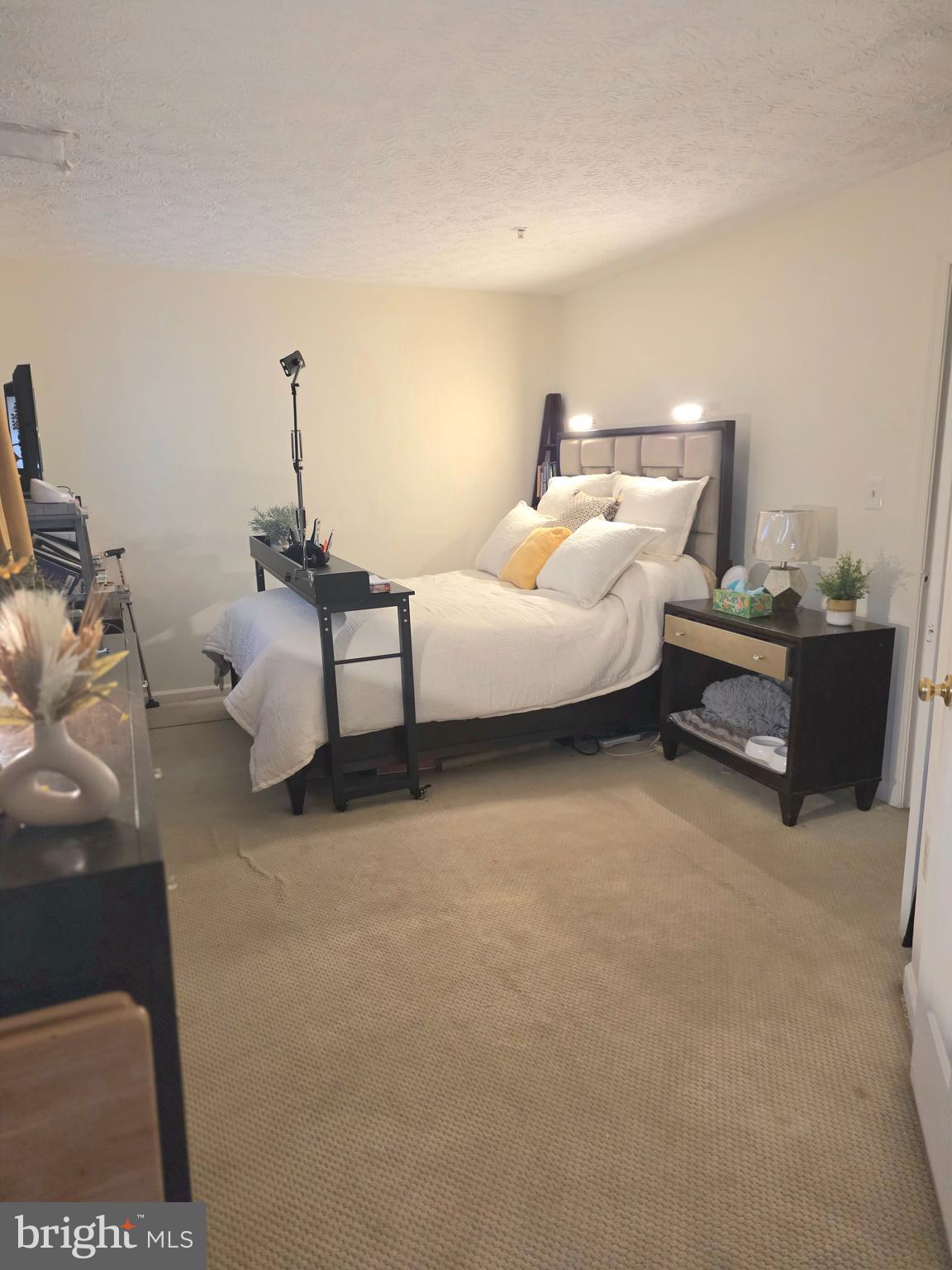 RUSSETT - Residential