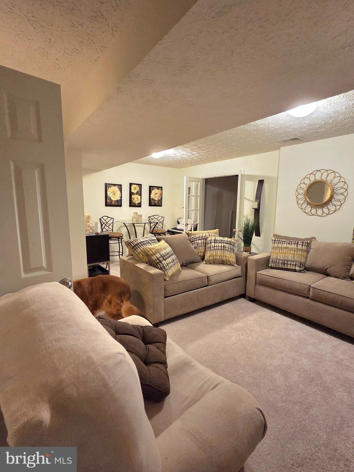 RUSSETT - Residential