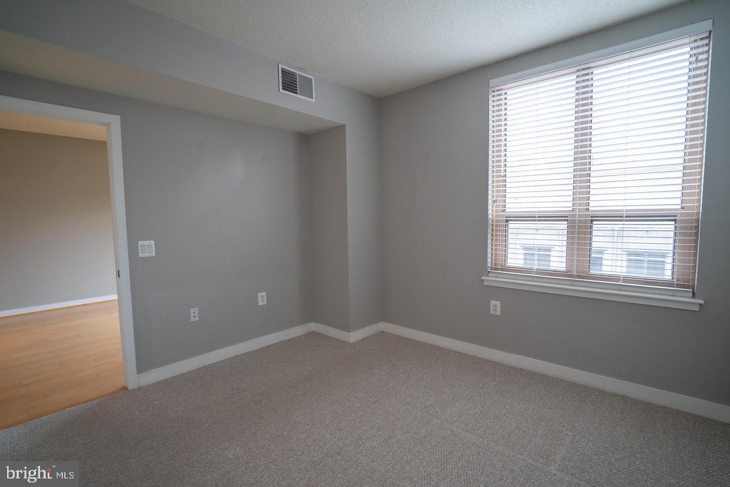 RESIDENCES AT LIBERTY CENTER - Residential Lease