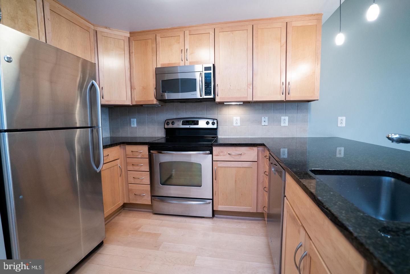 RESIDENCES AT LIBERTY CENTER - Residential Lease