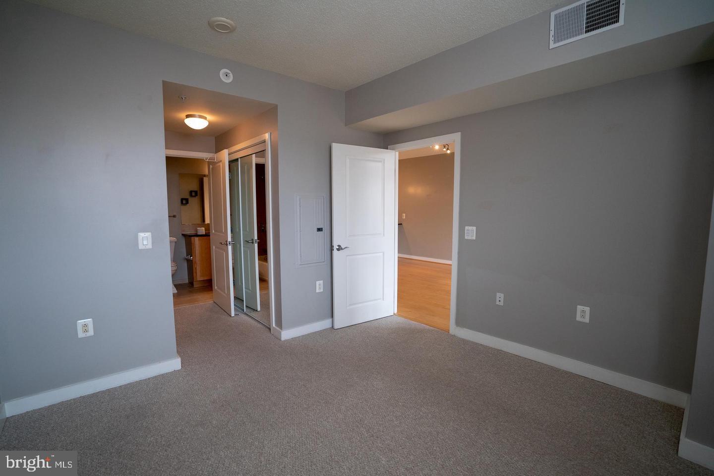 RESIDENCES AT LIBERTY CENTER - Residential Lease