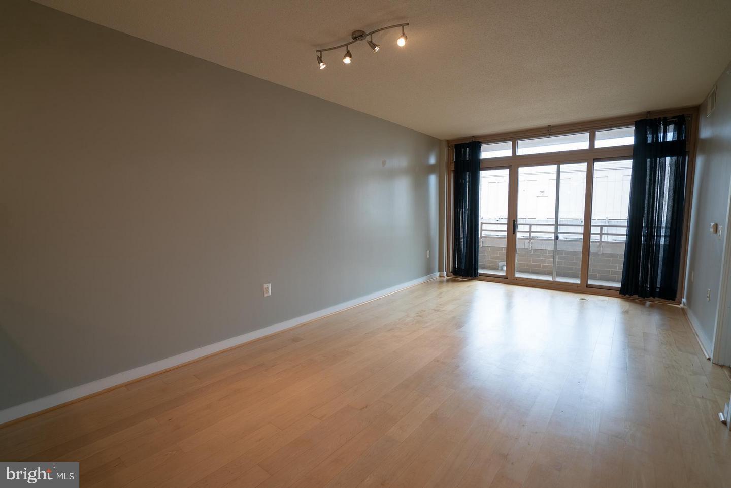 RESIDENCES AT LIBERTY CENTER - Residential Lease