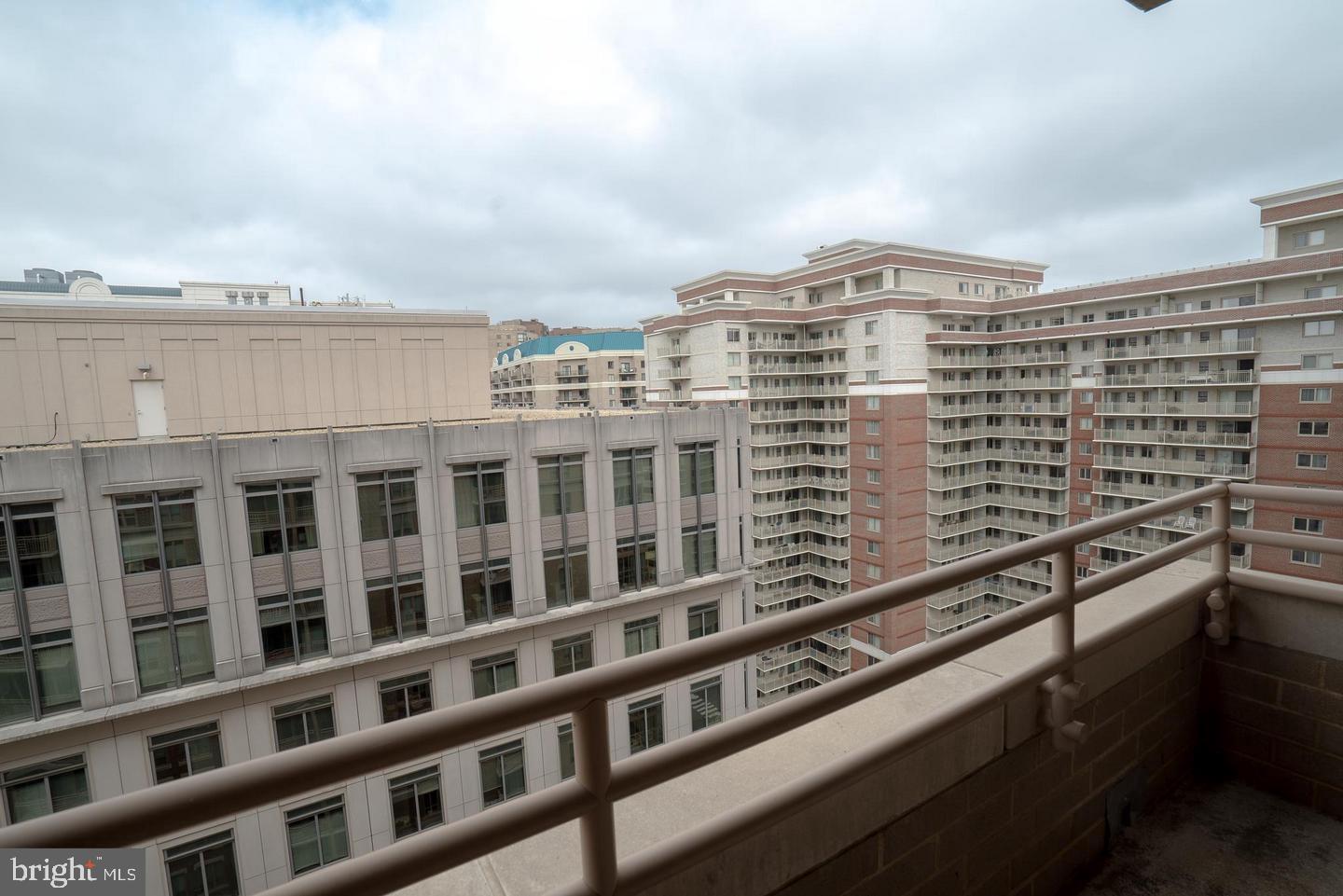 RESIDENCES AT LIBERTY CENTER - Residential Lease