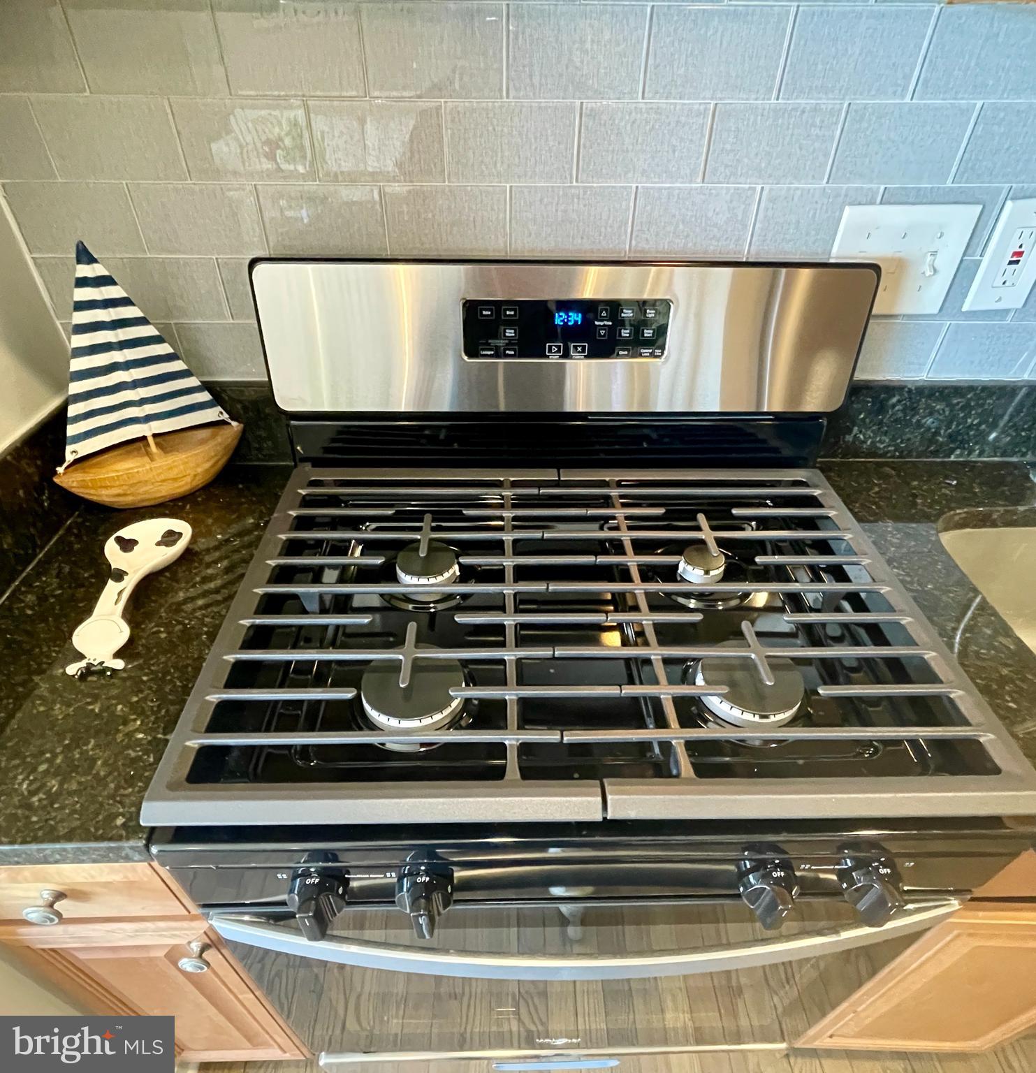 FALLS CHURCH GARDENS - Residential