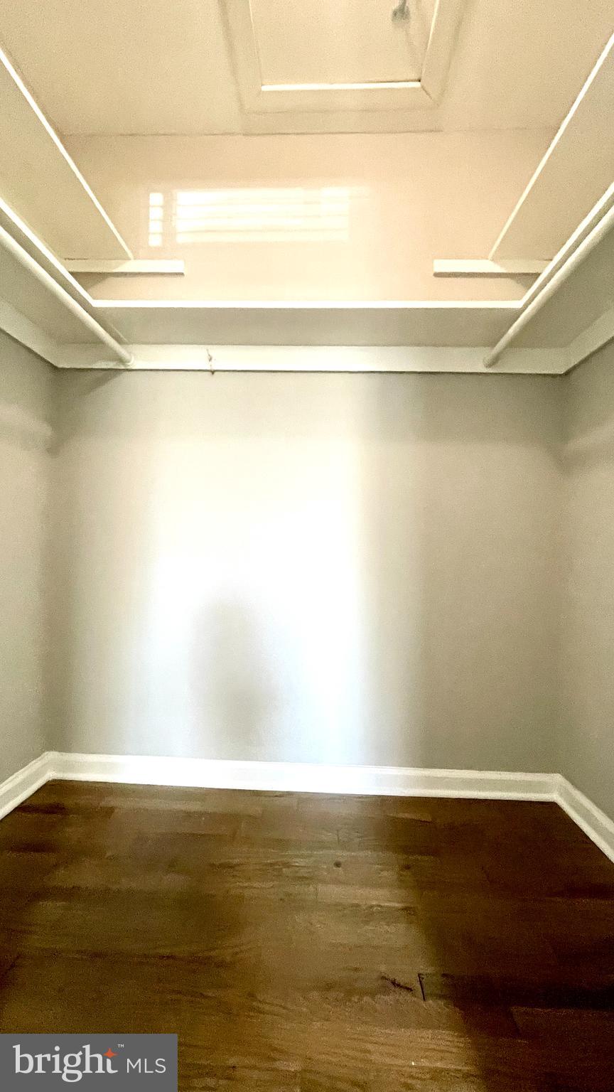 FALLS CHURCH GARDENS - Residential