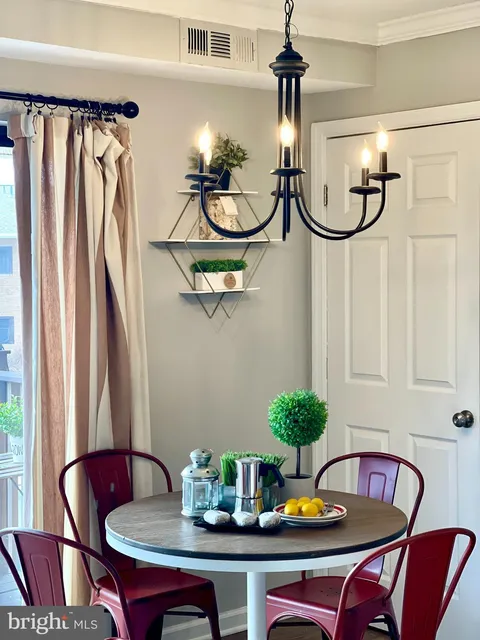 7528 Savannah Street Unit 203, Falls Church, VA MLS: VAFX2224168