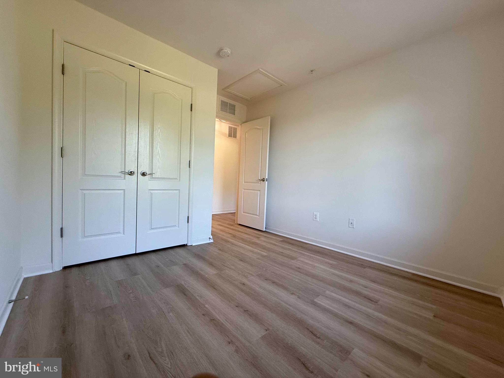 SENECA HILL - Residential Lease